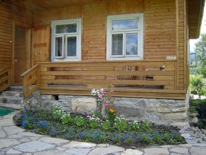 дом клумба1