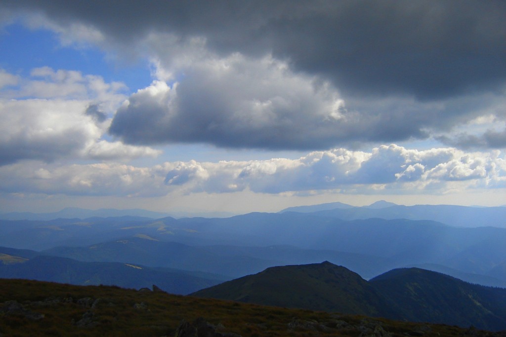 тучи над горами